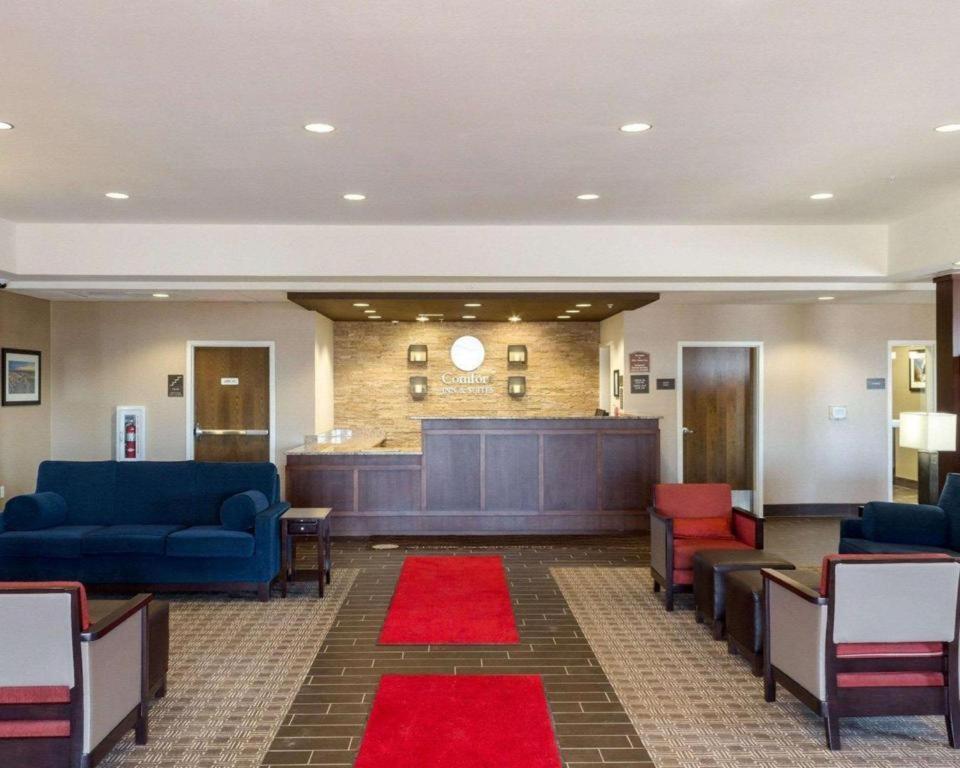 コンフォート イン アンド スイーツ Watford City エクステリア 写真